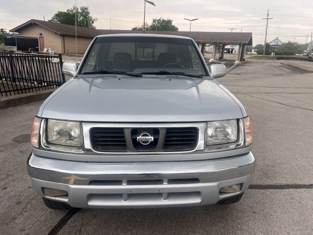 2000 Nissan Frontier Image 2