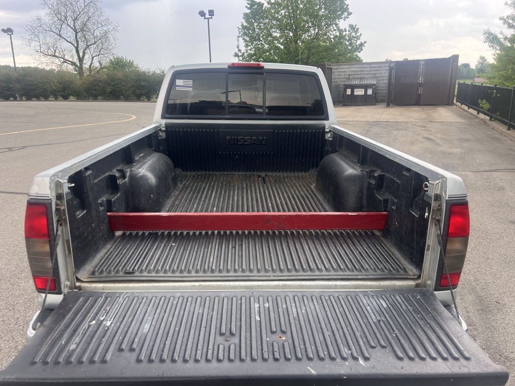 2000 Nissan Frontier Image 6