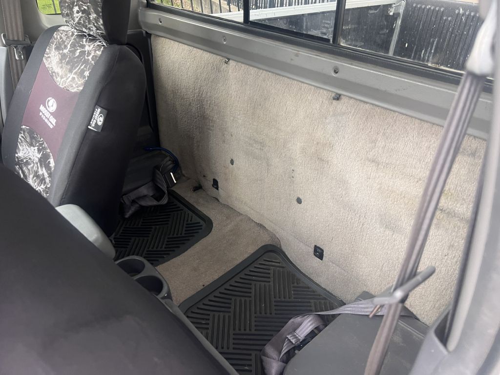 2000 Nissan Frontier Image 10