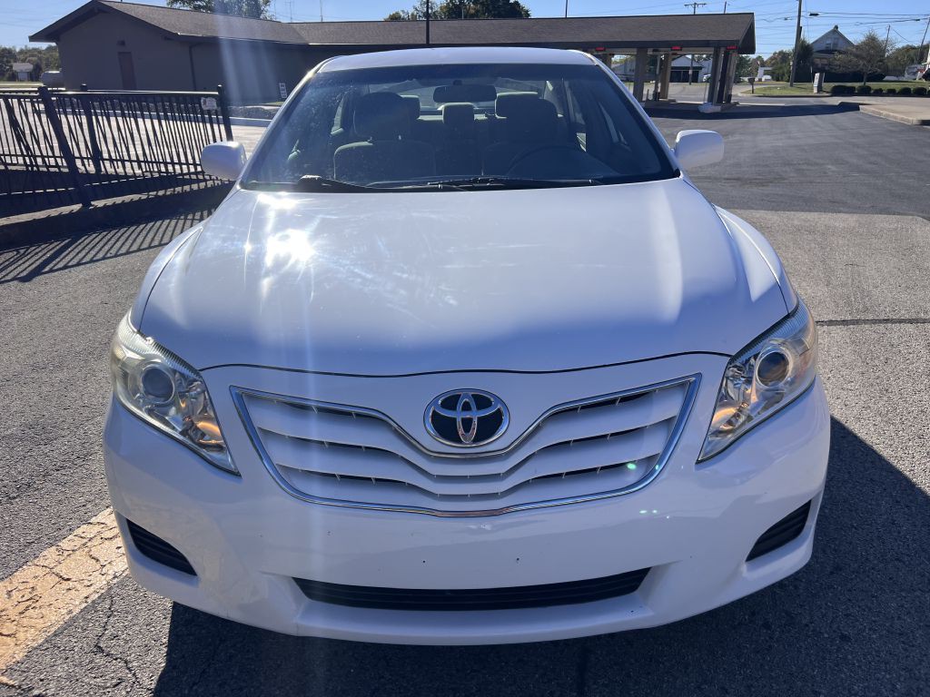 2010 Toyota Camry Image 2