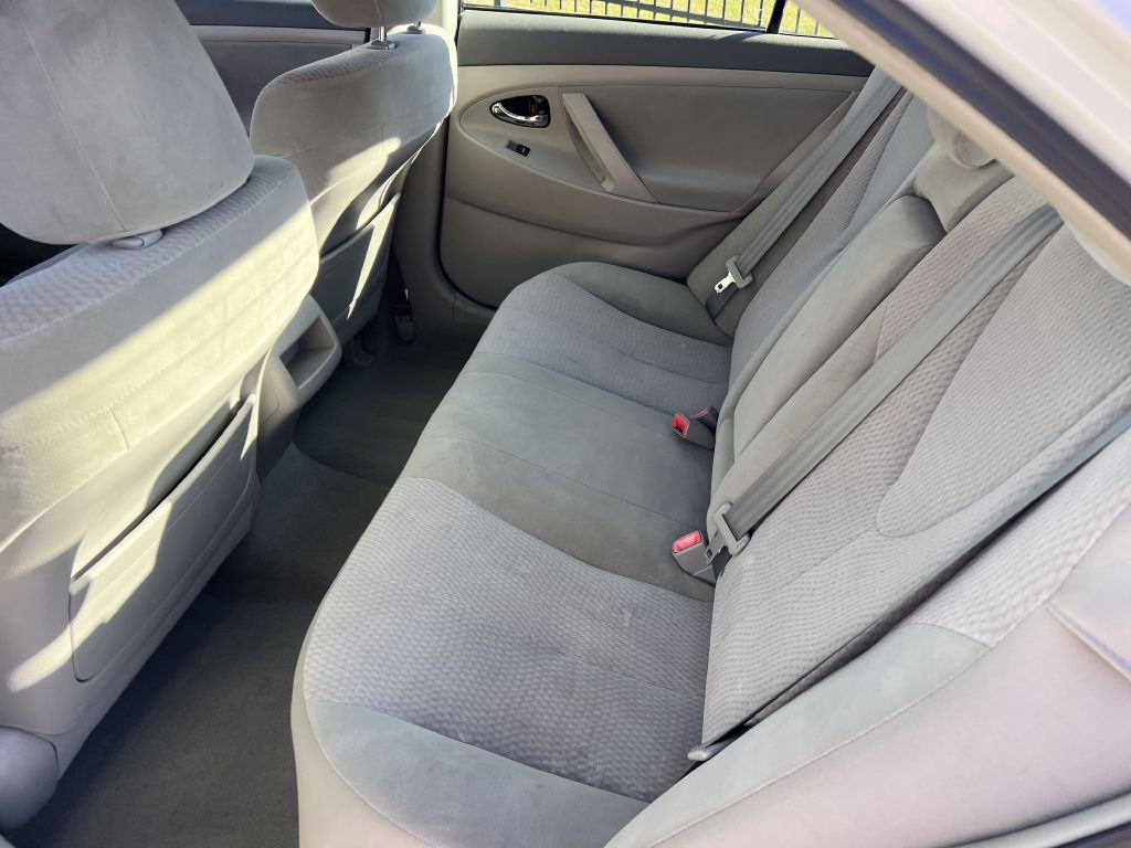 2010 Toyota Camry Image 10