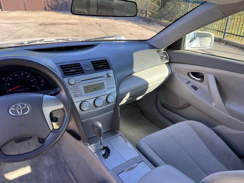 2010 Toyota Camry Image 11