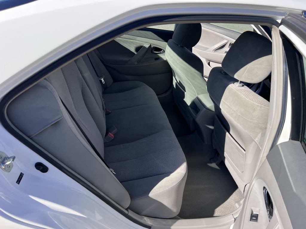 2010 Toyota Camry Image 12