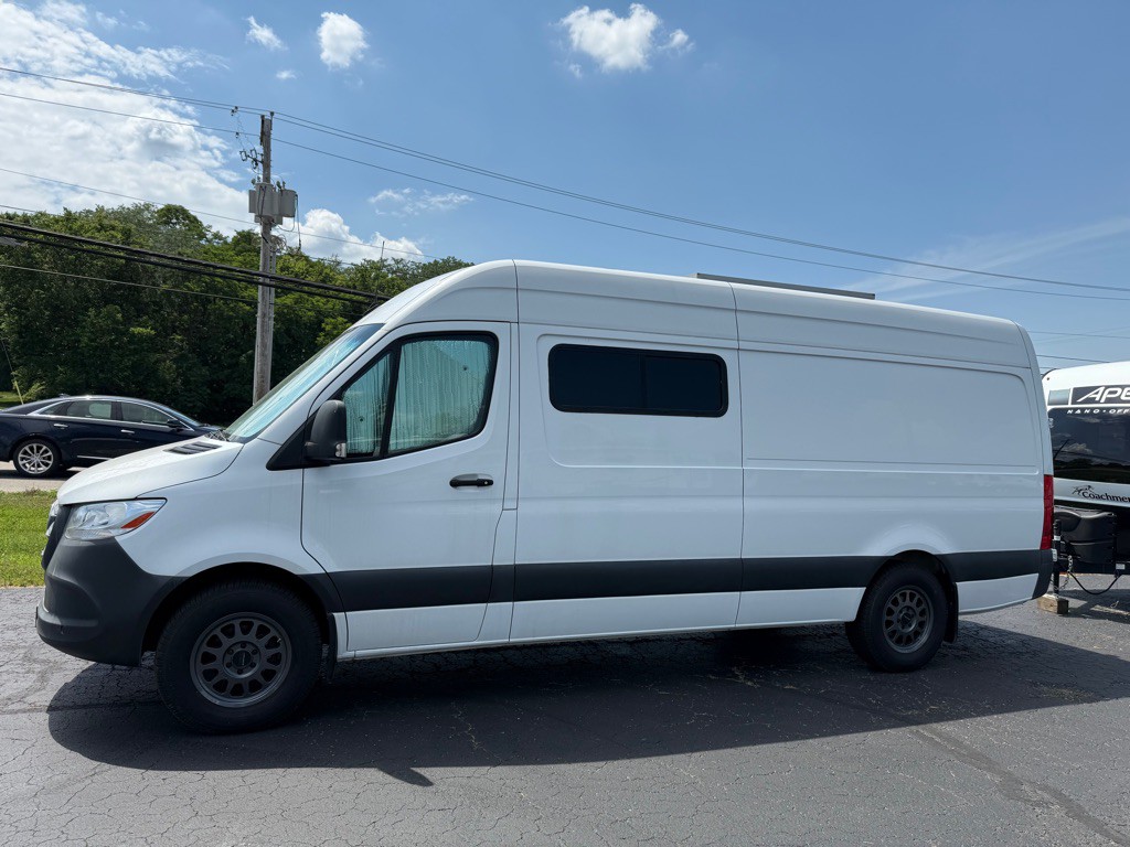 2019 Mercedes-Benz Sprinter Image 2