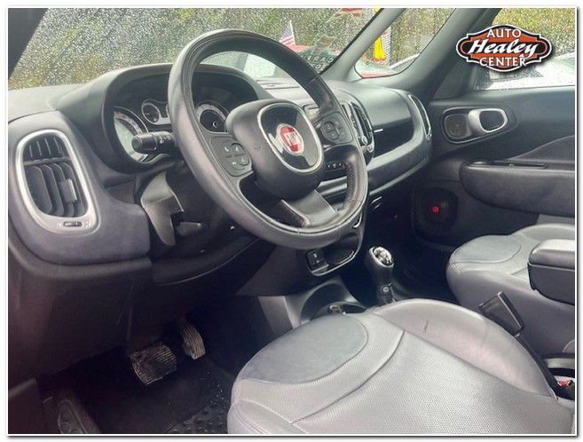 2015 FIAT 500L Image 8