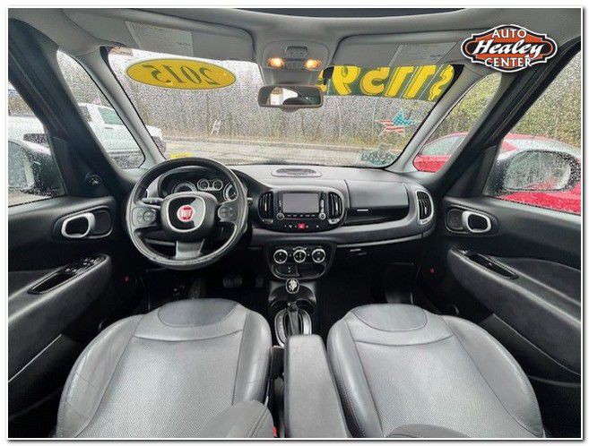 2015 FIAT 500L Image 10