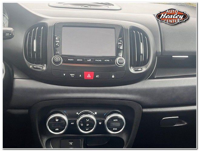 2015 FIAT 500L Image 12