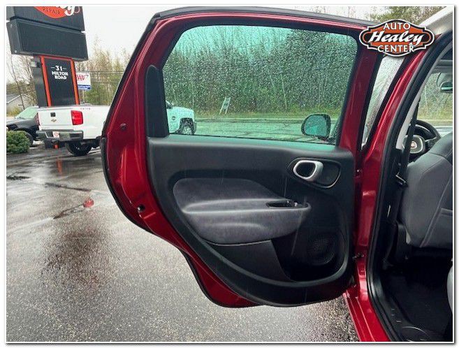 2015 FIAT 500L Image 17