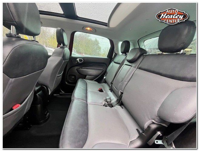 2015 FIAT 500L Image 19