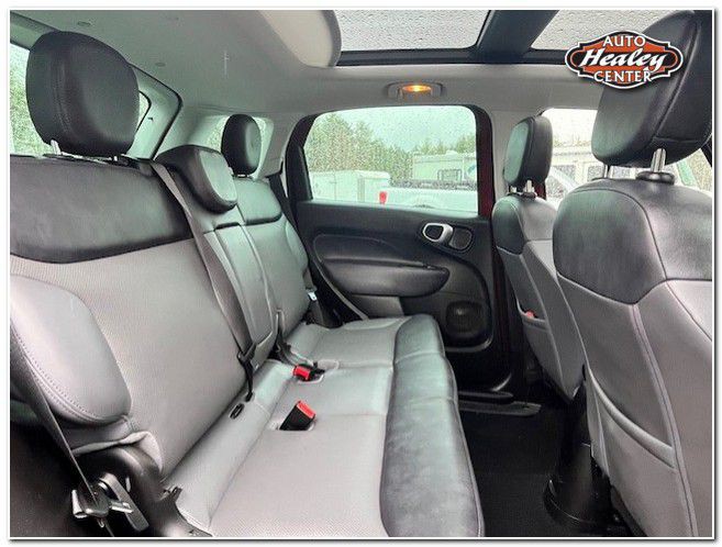 2015 FIAT 500L Image 22