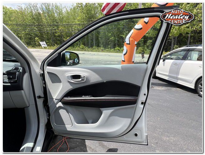 2020 Jeep Compass Image 17