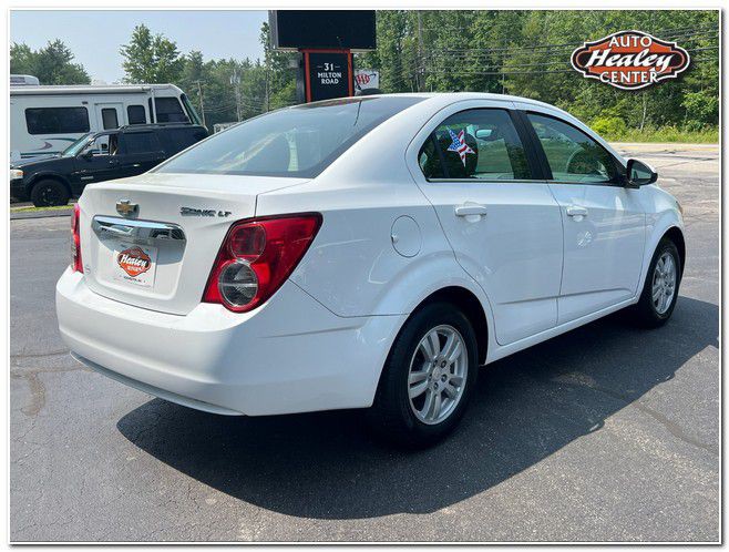 2015 Chevrolet Sonic Image 3