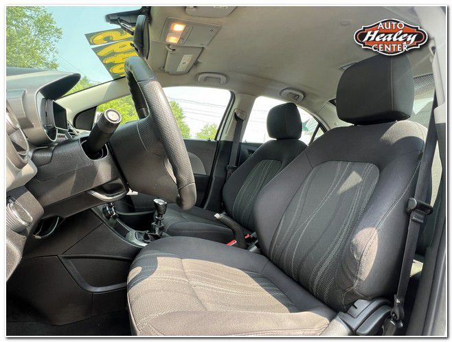 2015 Chevrolet Sonic Image 8