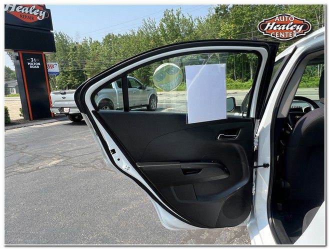 2015 Chevrolet Sonic Image 13
