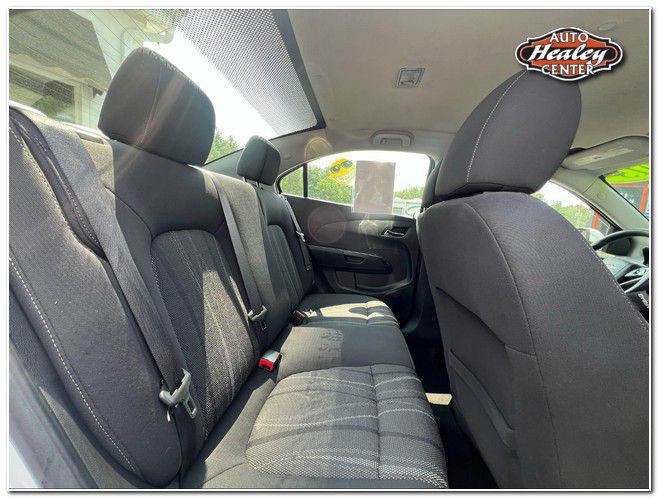 2015 Chevrolet Sonic Image 17