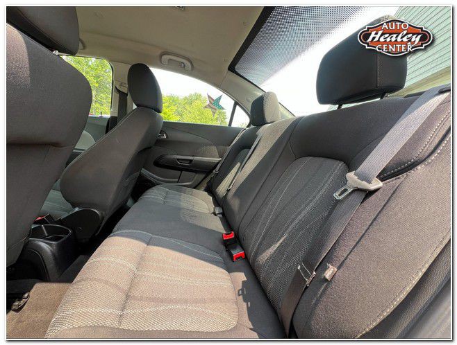 2015 Chevrolet Sonic Image 19