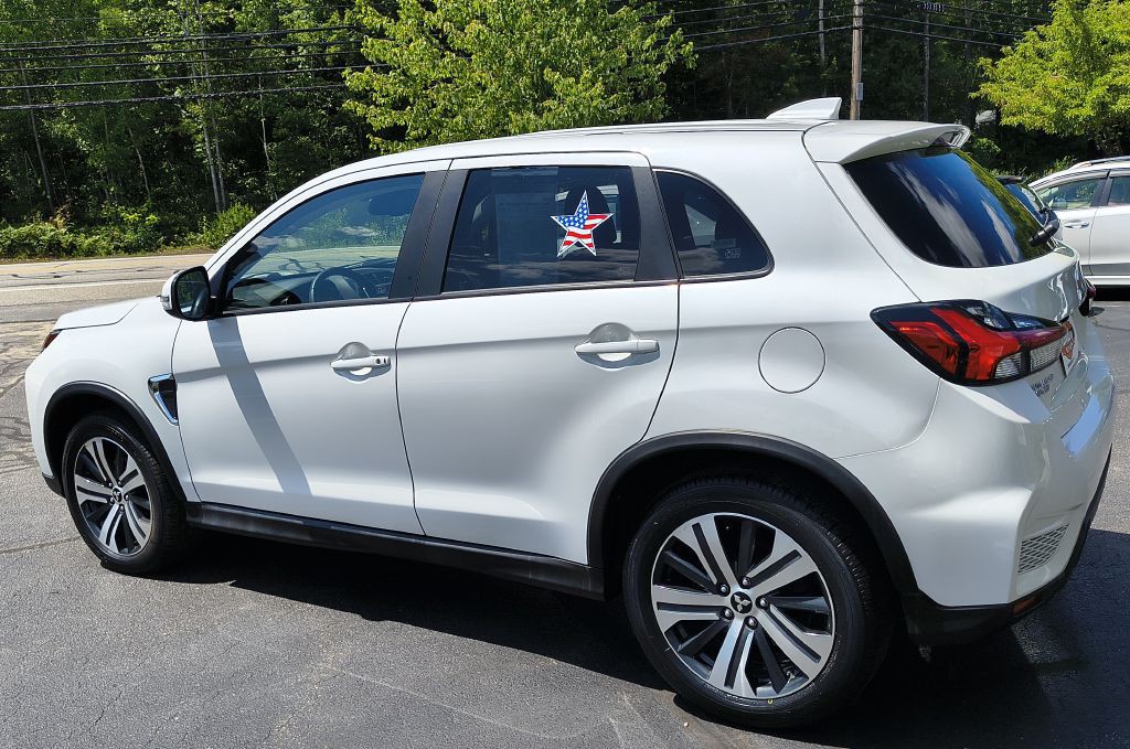 2021 Mitsubishi Outlander Image 4