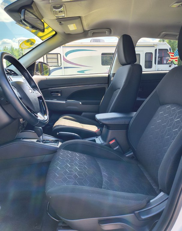 2021 Mitsubishi Outlander Image 12