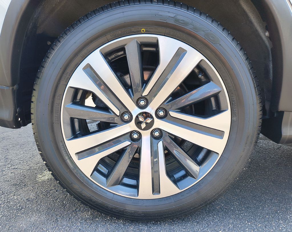 2021 Mitsubishi Outlander Image 14