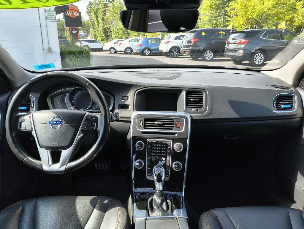 2016 Volvo V60 Image 10