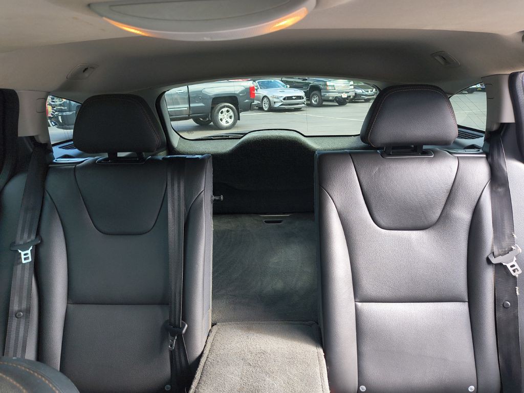 2016 Volvo V60 Image 15