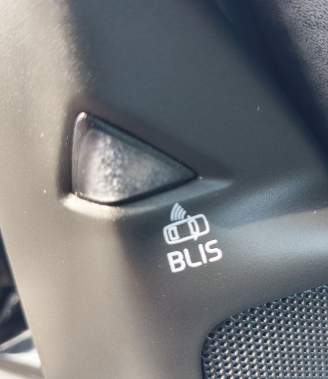 2016 Volvo V60 Image 18