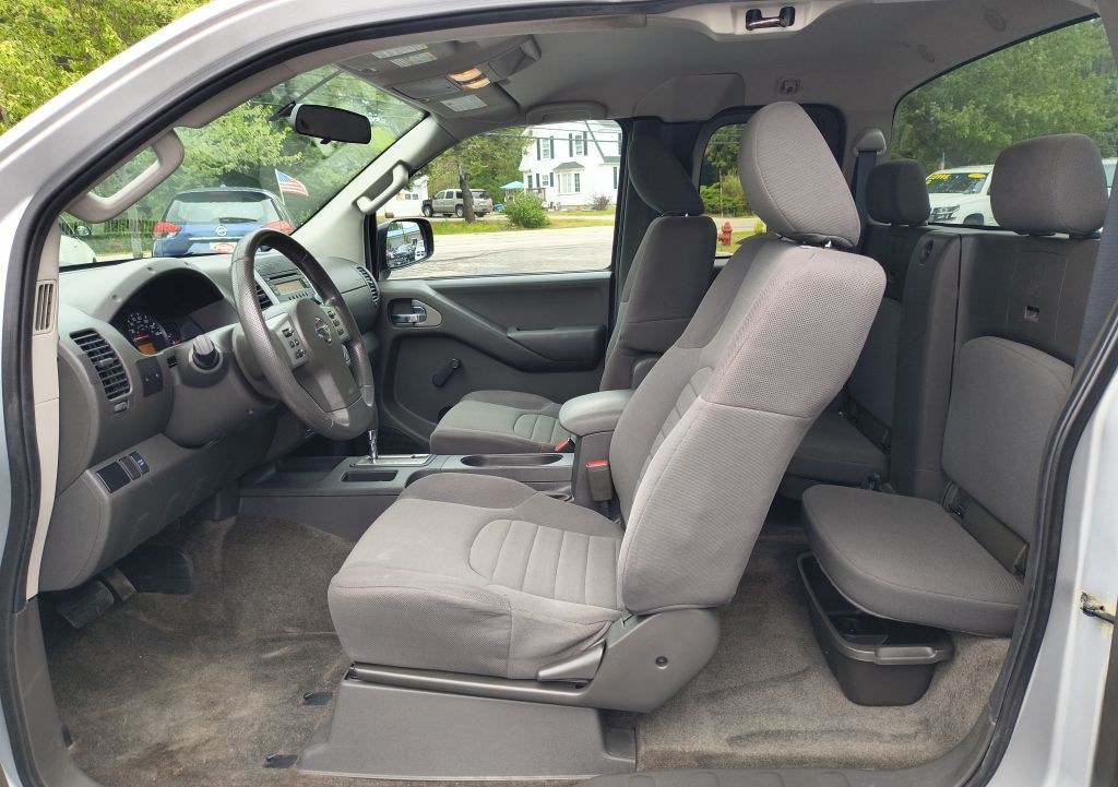 2014 Nissan Frontier Image 12