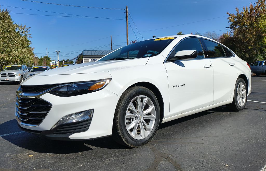 2023 Chevrolet Malibu Image 1