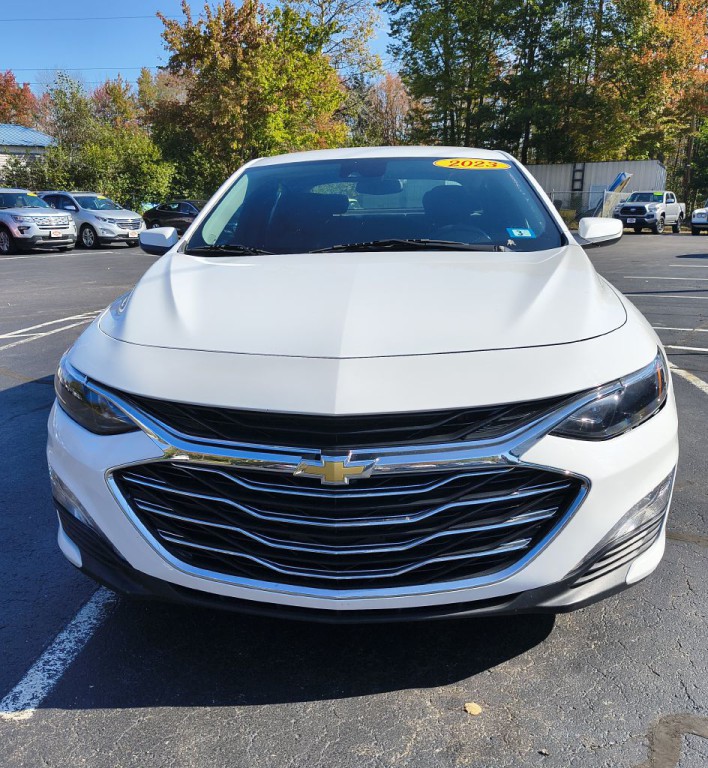 2023 Chevrolet Malibu Image 2