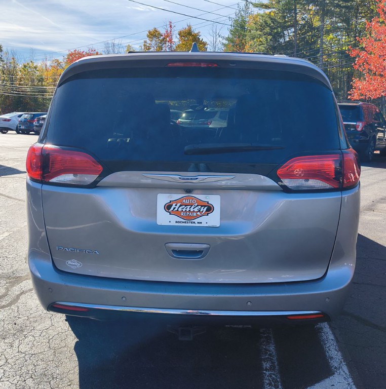 2018 Chrysler Pacifica Image 5