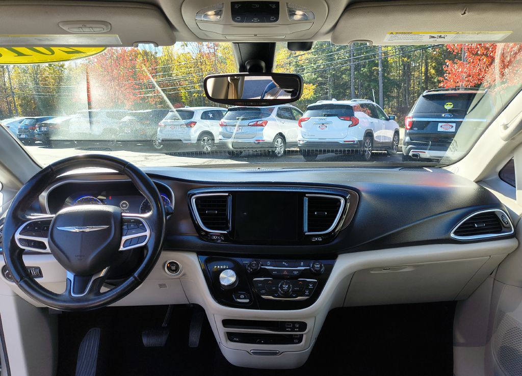 2018 Chrysler Pacifica Image 13