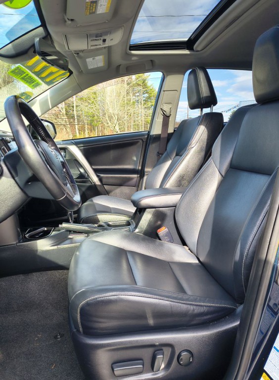 2017 Toyota Rav4 Image 7