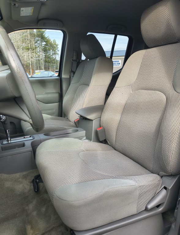 2016 Nissan Frontier Image 7