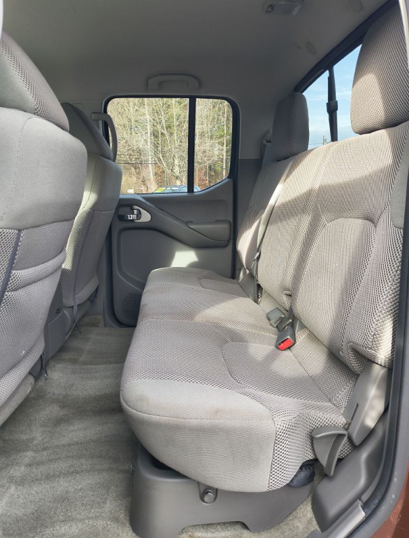 2016 Nissan Frontier Image 8