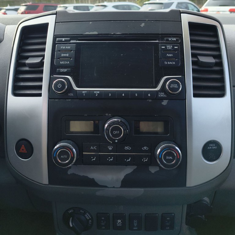 2016 Nissan Frontier Image 18