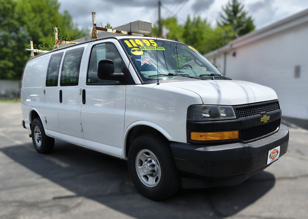 2018 Chevrolet Express Image 3