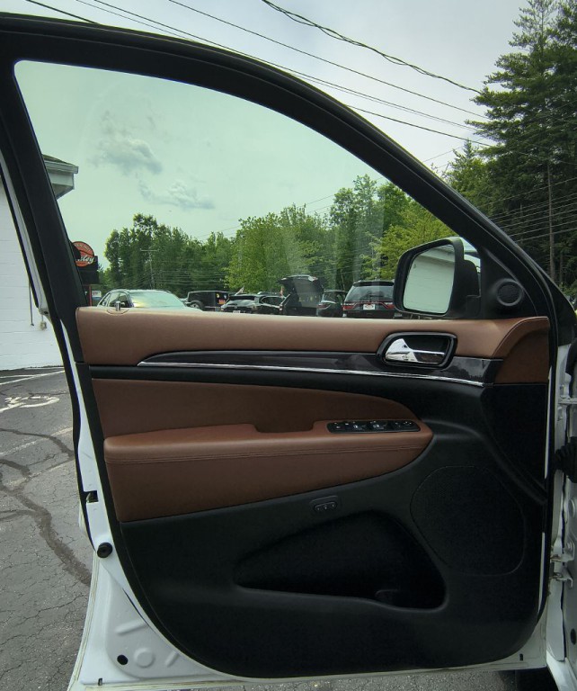2021 Jeep Grand Cherokee Image 11