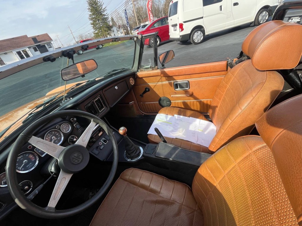 1976 MG MGB Image 12