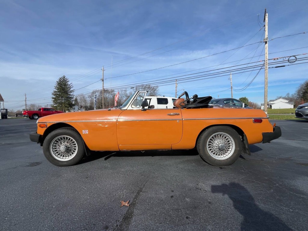 1976 MG MGB Image 3