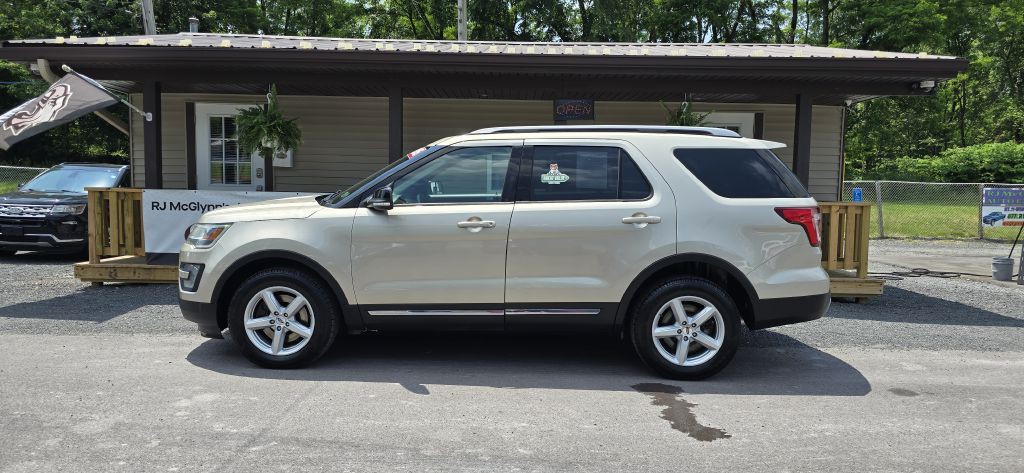 2017 Ford Explorer Image 2
