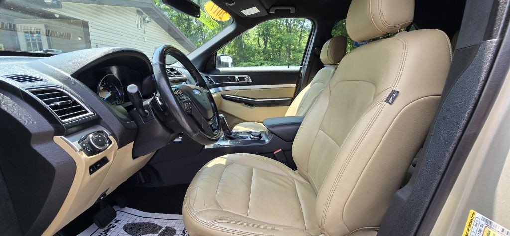 2017 Ford Explorer Image 12