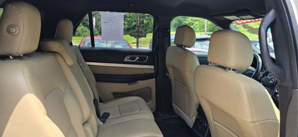 2017 Ford Explorer Image 25