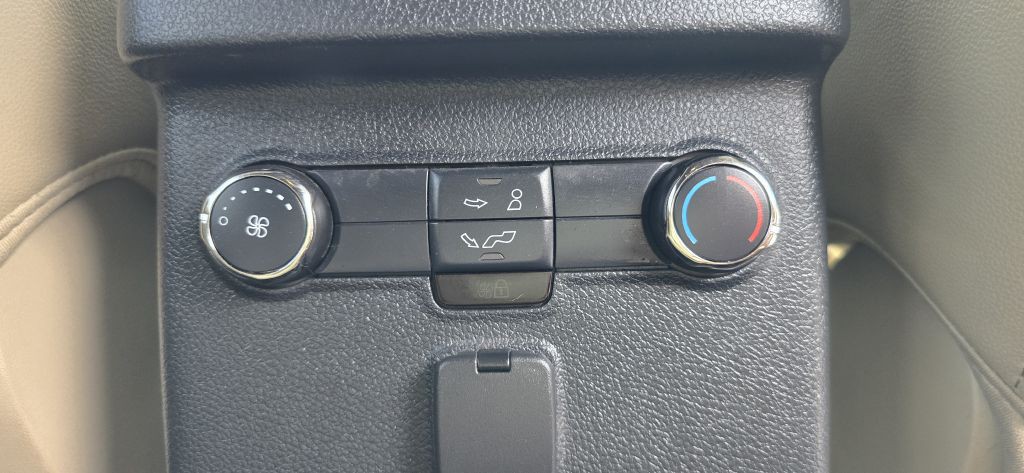 2017 Ford Explorer Image 29