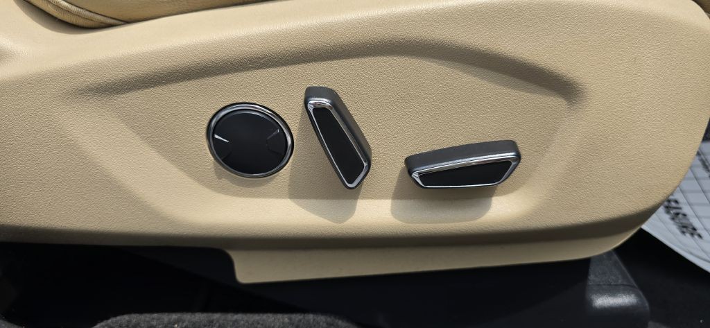 2017 Ford Explorer Image 31