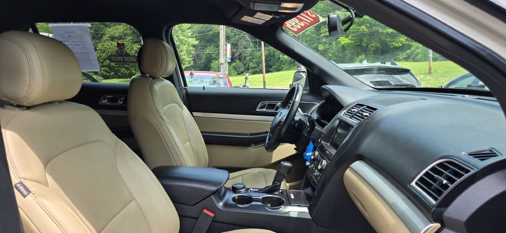 2017 Ford Explorer Image 33