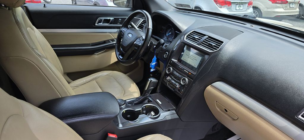 2017 Ford Explorer Image 34