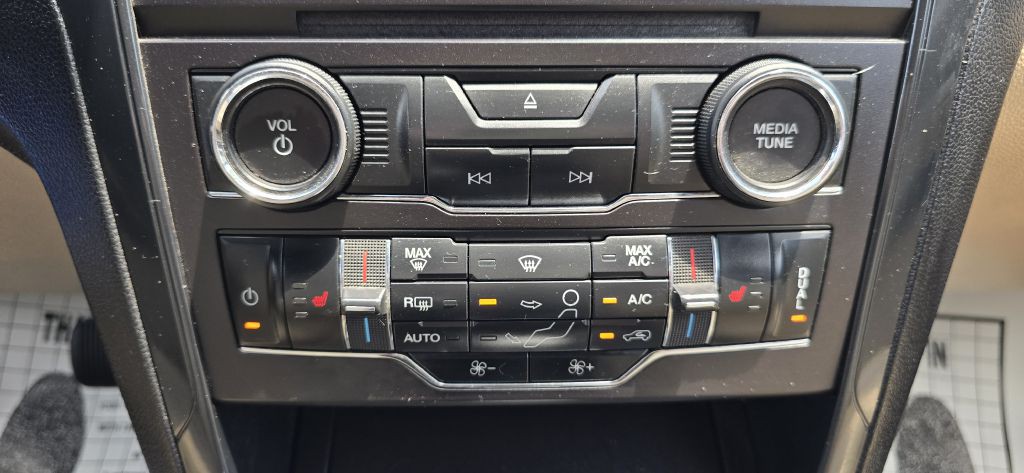 2017 Ford Explorer Image 39