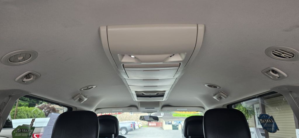 2016 Chrysler Town & Country Image 25