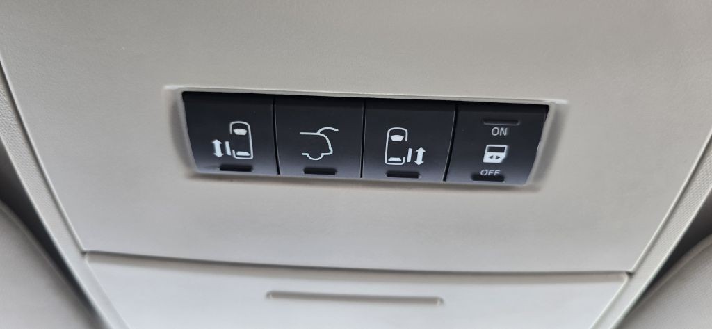 2016 Chrysler Town & Country Image 39