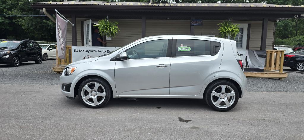 2012 Chevrolet Sonic Image 2